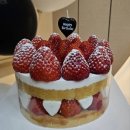 카페드파리 명동2호점 | [명동카페] 생딸기가 아낌없이 들어간 딸기 케이크 맛집 카페 드 파리 명동 2호점 포장 후기
