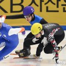 오늘자 쇼트트랙 국대선발전 황대헌 페널티 먹어서 또 실격 이미지