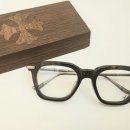 스퀘어 안경 이미지