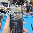 톡하우징 | [원주아이폰수리] 아이폰 13mini 블루 후면 유리 파손 하우징 휨 수리!