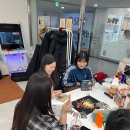 손끝에서 피어나는 선율, 우쿨렐레 | 안산성인피아노학원 오늘은뮤직 굳어버린 손끝에서 피어나는 선율