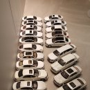 1:18 Luxury Sedan White Collection 이미지