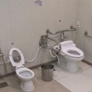 옥외주차장 공중화장실 이미지