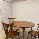 Round table & chairs 원형 원목 테이블 + 의자 이미지