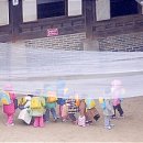 우산속으로 이미지