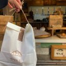 봄의마을광장 | [여수 소금빵 맛집 염전의 봄] 이순신광장 먹거리 | 빵지순례코스 추천