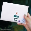 백정국 | [나눔] 헤라(@HERA_901)님께 양 손 가득 선물 받았어요😍💜 소원팔찌, 비즈반지, 정국 스틸윗유 USB 등등❤
