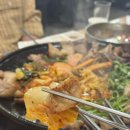 무쇠솥뚜껑삼겹살 | 김치를 통으로 구워주는 무쇠솥뚜껑삼겹살 아쉬움이 남던 후기