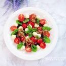 방울 토마토 카프레제 샐러드 보코치니 치즈 발사믹소스 만들기 이미지