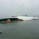 Nearly 300 People Missing After South Korean Ferry Sinks 이미지