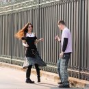 벨라 하디드x마크 칼만 커플 파파라치 패션... 이미지