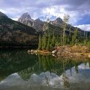 산과호수 이미지