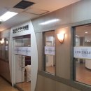 인천 병원 인테리어 필름 &amp; 실내 사인물 연계 시공, 이물감 없는 완벽한 마감의 차이