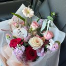 생활꽃꽂이(고급사범) | 김해 졸업식 꽃다발 특별한 하루를 완성해준 풀바스켓 꽃집