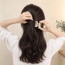 엔티크헤어(ANTIQUE HAIR) | 여름 집게핀 헤어스타일 자연스럽게 연출하는 법 반묶음 똥머리