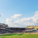 야구장 야외화장실 이미지