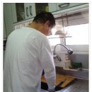 신랑이 각시를 위해 만든 문조리 회무침 이미지