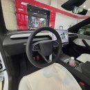 디자인혼 | 테슬라 주니퍼 신차 출고 후 화이트 요크핸들·혼커버 교체 후기