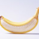 바나나 까면 보이는 ‘긴 실’ 떼고 먹어야 할까, 그냥 먹어도 될까? 이미지
