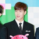 인형과 함께 이미지