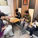 포크기타(핑거스타일) | 실용음악학원 동해] 핑거스타일 vs 피크 연주, 나에게 맞는 기타 연주법은? 연주 스타일별 추천 가이드