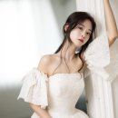 다대11-2 | (스튜디오 11)📸한남동 리유스튜디오:2층 작은방 문턱 문다대바 기댄 샷 신부단독 샷 후기