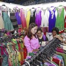 Fifth Indian shopping carnival opens to slow start 이미지