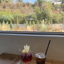 덕산저수지 | [충남 예산] 저수지가 보이는 덕산 분위기 좋은 카페 '카페 둔리'