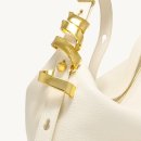 태무로운태권도장 | 정소민 유럽 겨울 여행룩 패션 양털 퍼자켓, 코트, 가방