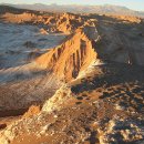 Valle de la Luna in the Atacama Desert, Chile 이미지