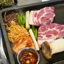 돈락 | 두툼한 목살이 맛있는 울산 간절곶 진하해수욕장 제주흑돼지 맛집 돈락후기