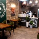 달리는 커피 이미지