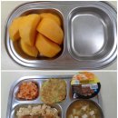 10월 18일 : 단감 / 콩나물무밥&양념장,된장찌개,새우살브로콜리전,배추김치,제주감귤100%/꿀호떡,우유 이미지