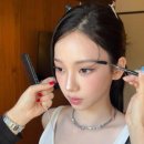 고요한 시선 이미지