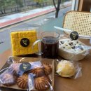 달맞이 | 청계천 뷰 맛집, 종각역 베이커리 &#39;해운대 달맞이빵&#39; 방문 후기! 청계천빵집