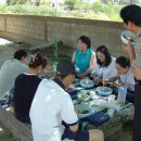 단북초등학교 45회 동창들 6월 13일 모임에서 비빔밥 먹는 모습.. 이미지
