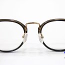 푸른안경 이미지