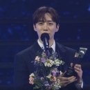 231214 이준호, 'AAA 인기상' 수상 "팬 여러분께 영광 바친다" [2023 AAA] 이미지