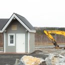 blue yellow house 이미지