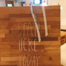 Stay here 이미지