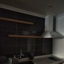 돌담 너머 하늘 이미지