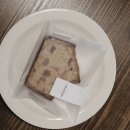 망원동 외관이 아기자기한 카페🧁이롭커피베이크