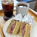 릴리하우스 | 관평동 카페 | 샌드위치 맛집 더릴리베이크하우스 방문후기