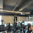 200평 규모의 명일역 헬스장 스포애니 1:1 pt 체험 후기