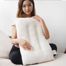 에너바디 라텍스 베개. 거북목. 거북목베개. 이미지