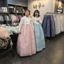 치마저고리 | [한복] ep 08. 한복궁 혼주 한복 피팅 후기👘 진한 파스텔 치마 + 화이트 저고리 조합 입어본 느낌