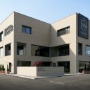 ㈜건축사사무소 균형 | 교차하는 두 입방체, 가족의 시간을 담은 공간 / (주)엘케이에스에이 건축사사무소