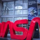 보고서는 NASA가 의회의 예산 책정 절차를 우회하기 위해 대통령의 예산 요청을 불법적으로 사용하고 있다고 주장합니다. 이미지