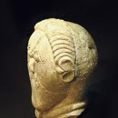 Tonsure (/ˈtɒnʃər/)통조 이미지