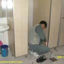 성북구..안암동..주점화장실칸막이(문짝)큐비클보수공사 이미지